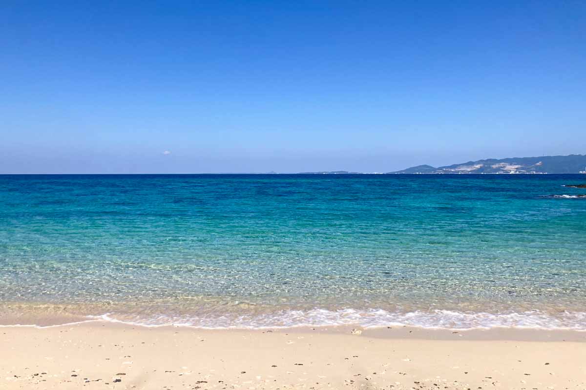 隠れた楽園！澄んだ海と白い砂浜が迎えるミッションビーチの魅力と施設情報徹底ガイド（恩納村）