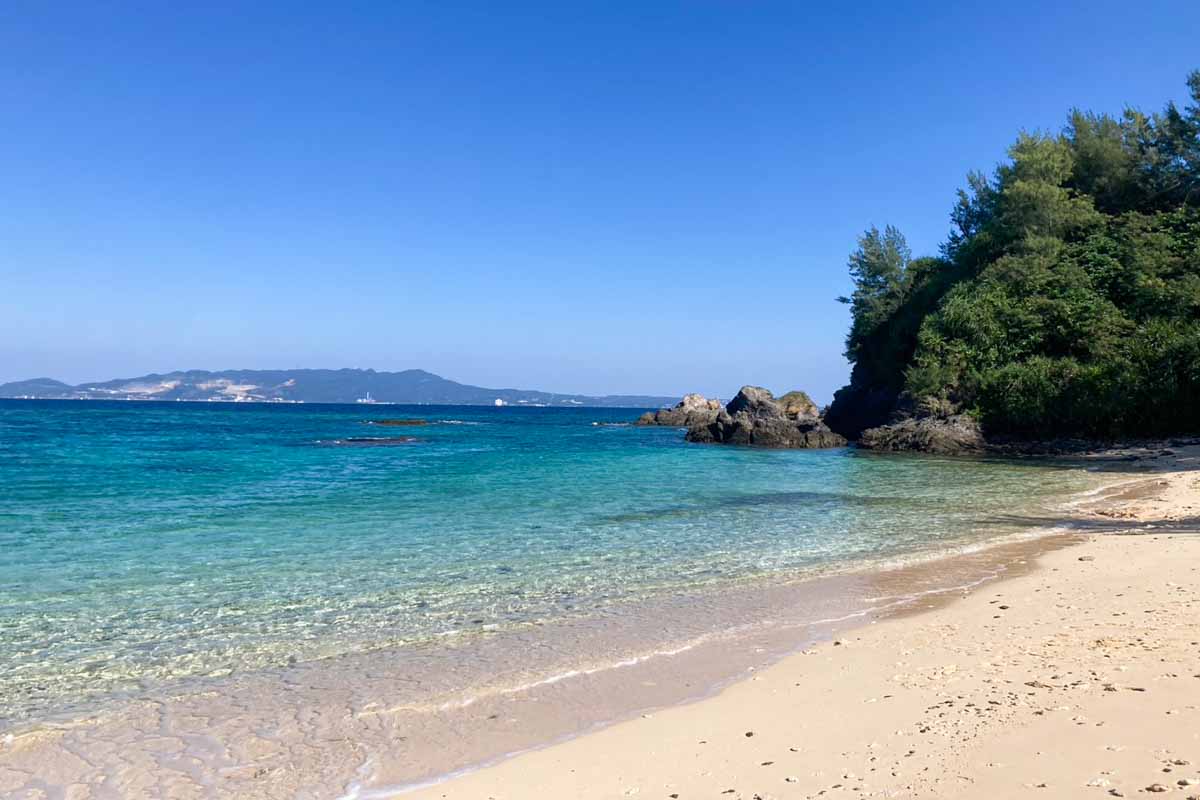 隠れた楽園！澄んだ海と白い砂浜が迎えるミッションビーチの魅力と施設情報徹底ガイド（恩納村）