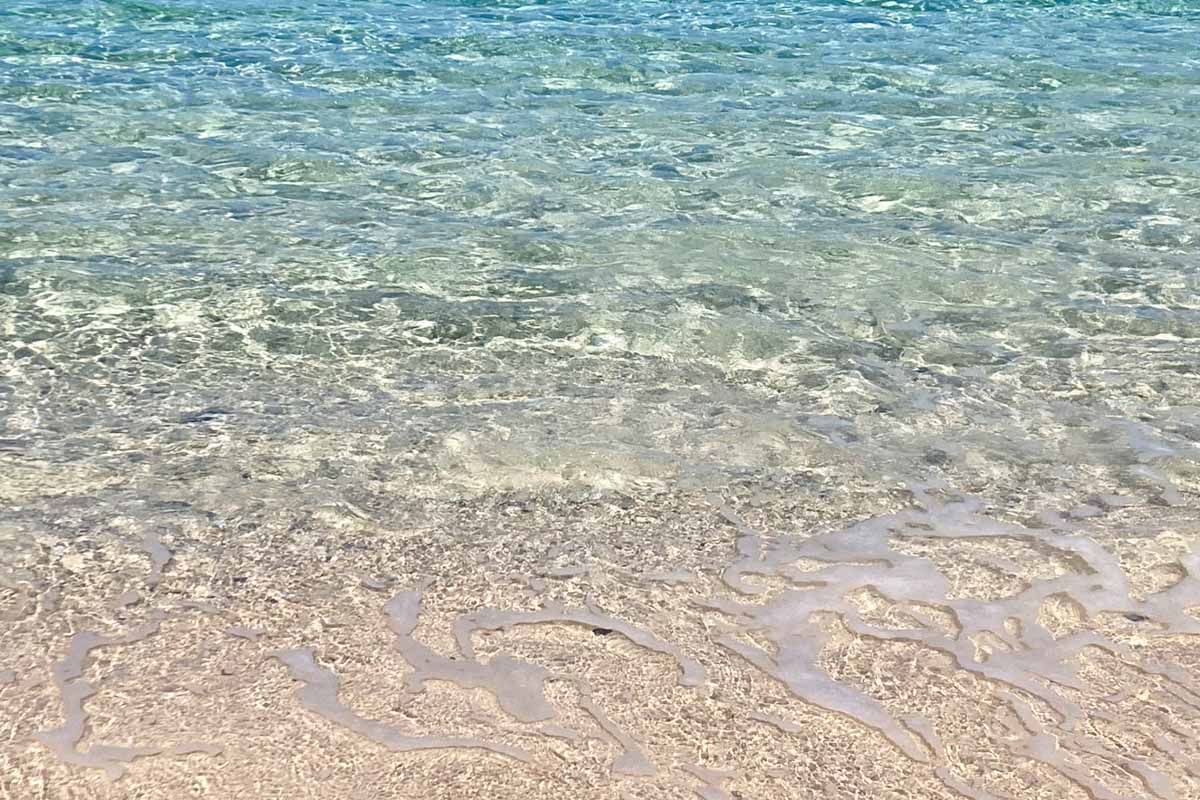 隠れた楽園！澄んだ海と白い砂浜が迎えるミッションビーチの魅力と施設情報徹底ガイド（恩納村）