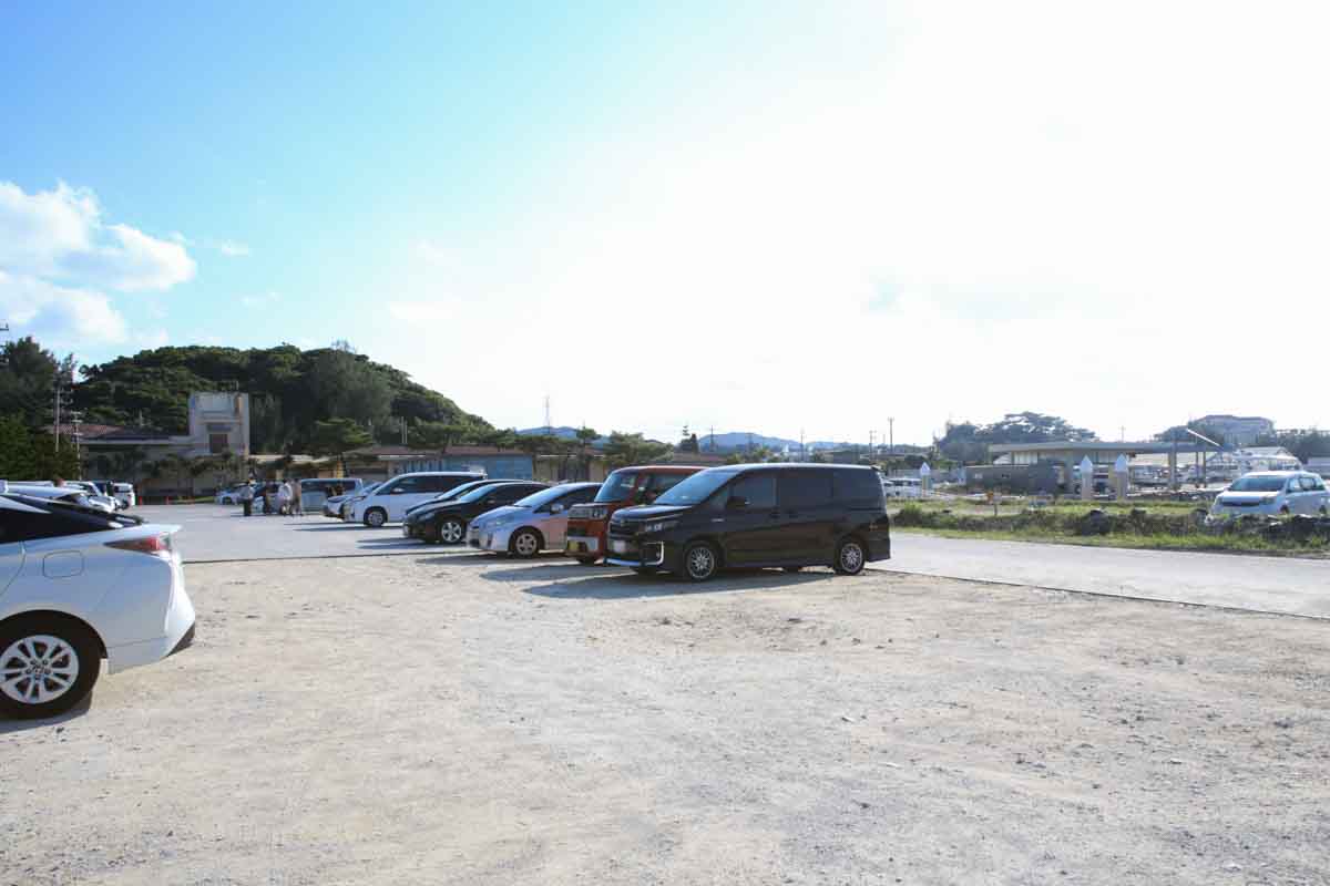 アクセス抜群！穏やかできれいな海でマリンスポーツとBBQが楽しめる恩納村海浜公園「ナビービーチ」（恩納村）