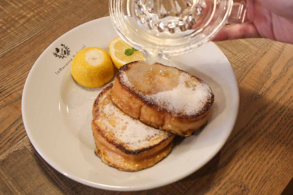 帰ってきた朝の憩いの場。レモンシュガーでいただく新感覚のフレンチトーストに心ときめく「オハコルテベーカリー」（那覇市）