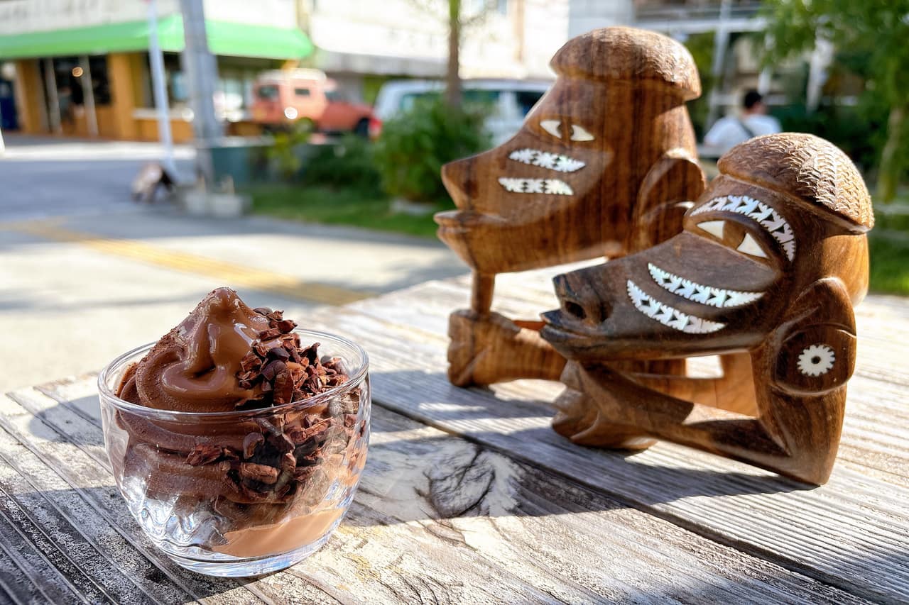 完全無農薬ソロモン諸島産カカオ豆を使ったスイーツやドリンクが楽しめる「peace cacao okinawa（ピースカカオ沖縄）」（糸満市）