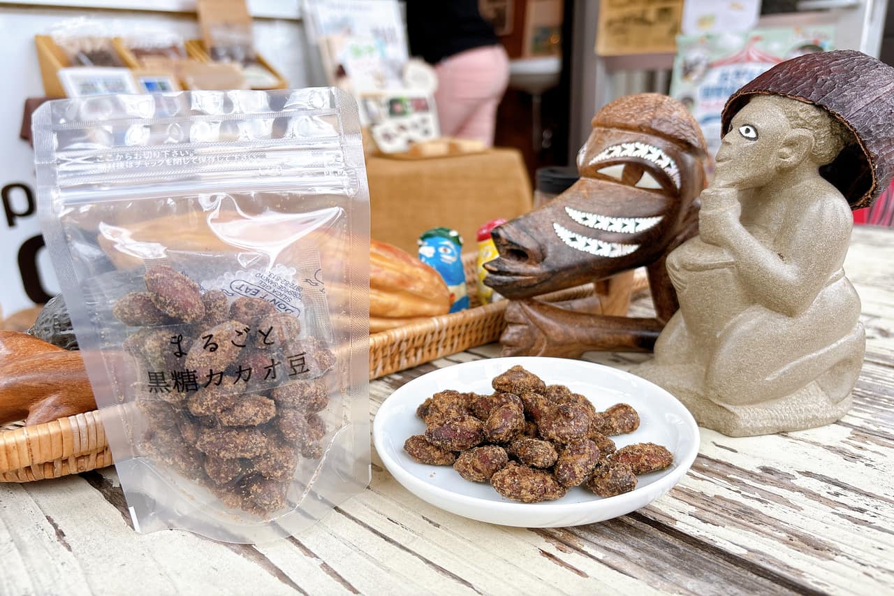 完全無農薬ソロモン諸島産カカオ豆を使ったスイーツやドリンクが楽しめる「peace cacao okinawa（ピースカカオ沖縄）」（糸満市）