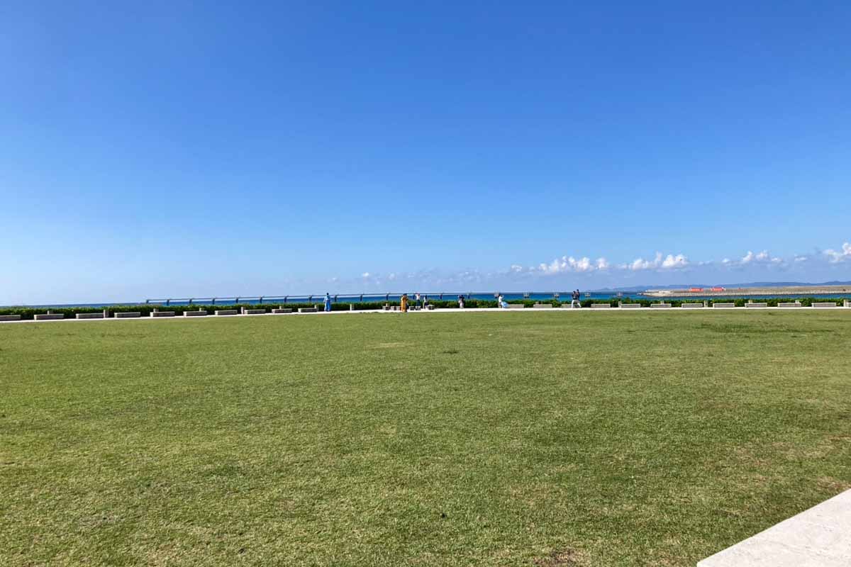 飛行機の迫力を体感！瀬長島サンセットパーク内の2つの海岸線と施設の魅力をお届け（瀬長島）