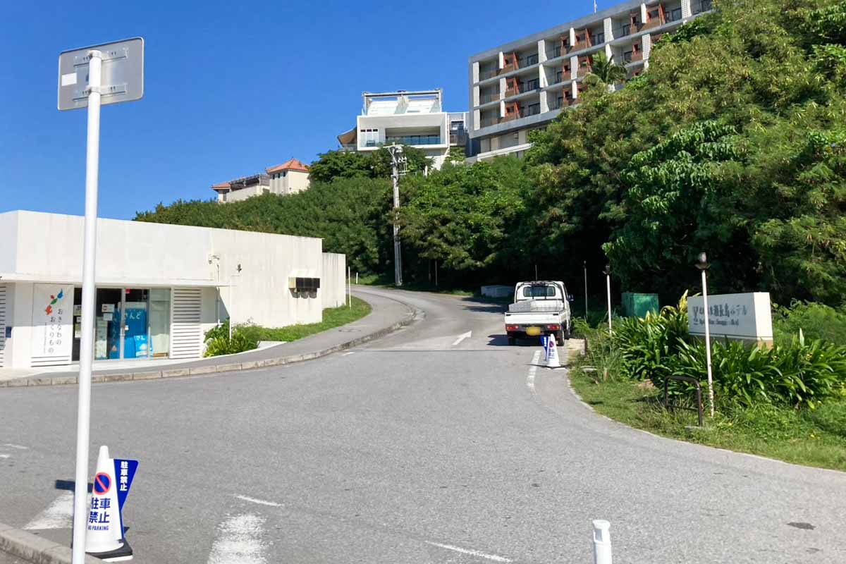 飛行機の迫力を体感！瀬長島サンセットパーク内の2つの海岸線と施設の魅力をお届け（瀬長島）