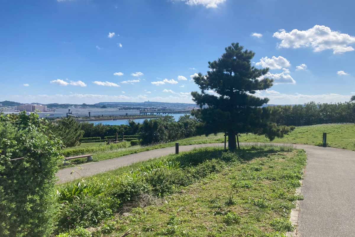 飛行機の迫力を体感！瀬長島サンセットパーク内の2つの海岸線と施設の魅力をお届け（瀬長島）