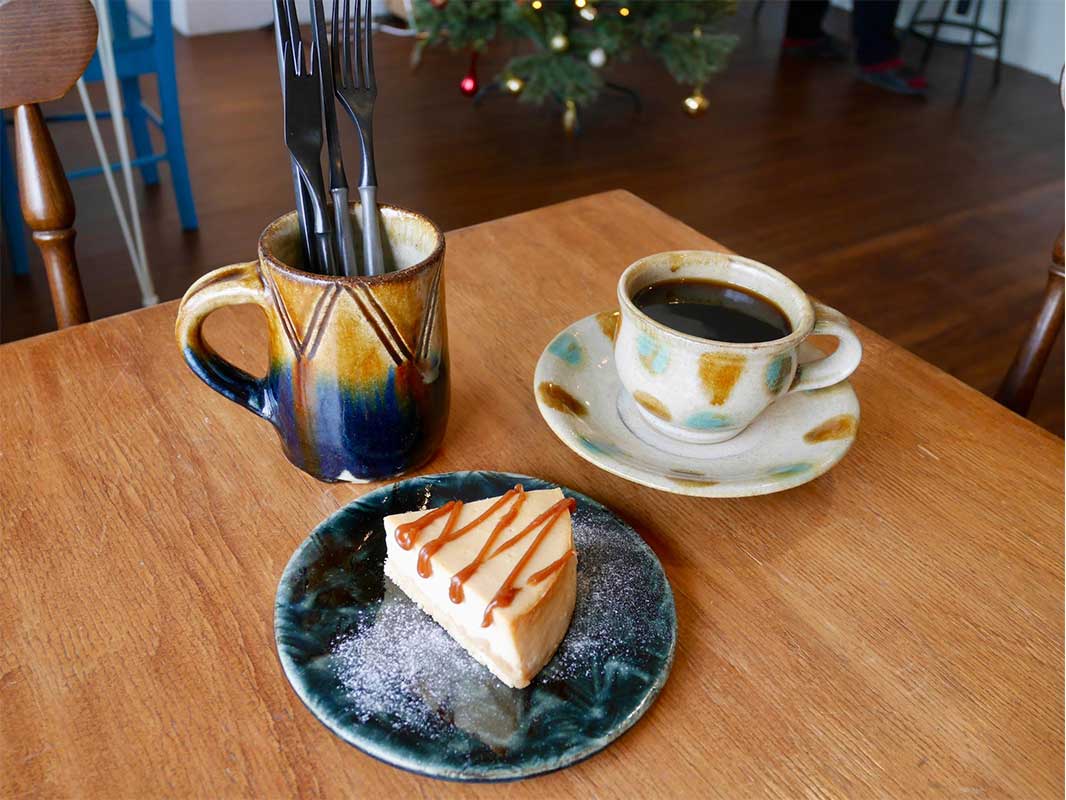 子連れ必見！キッズルーム完備の自家焙煎カフェ「PRAISE COFFEE STORE（プレイズコーヒーストア）」で安らぎの時間（南城市）