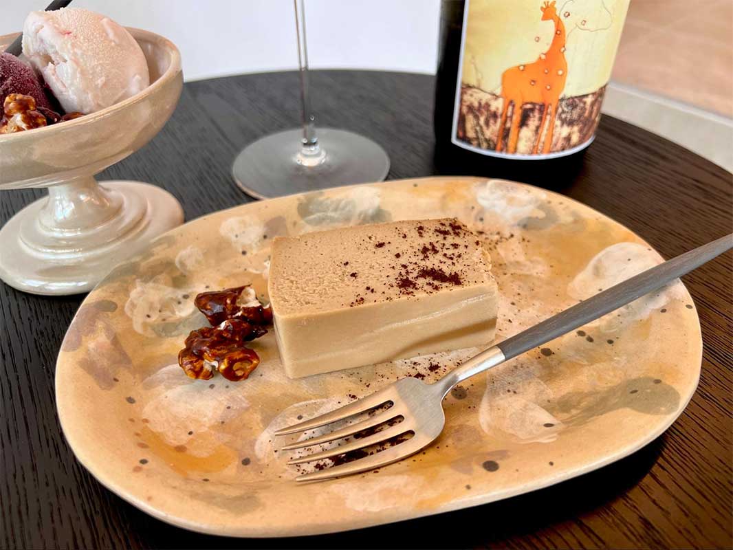 美容師オーナーが手がけた美的空間！コーヒー・ワイン・アートが交差する洗練カフェ「SANSE（サンス） 」（浦添市）