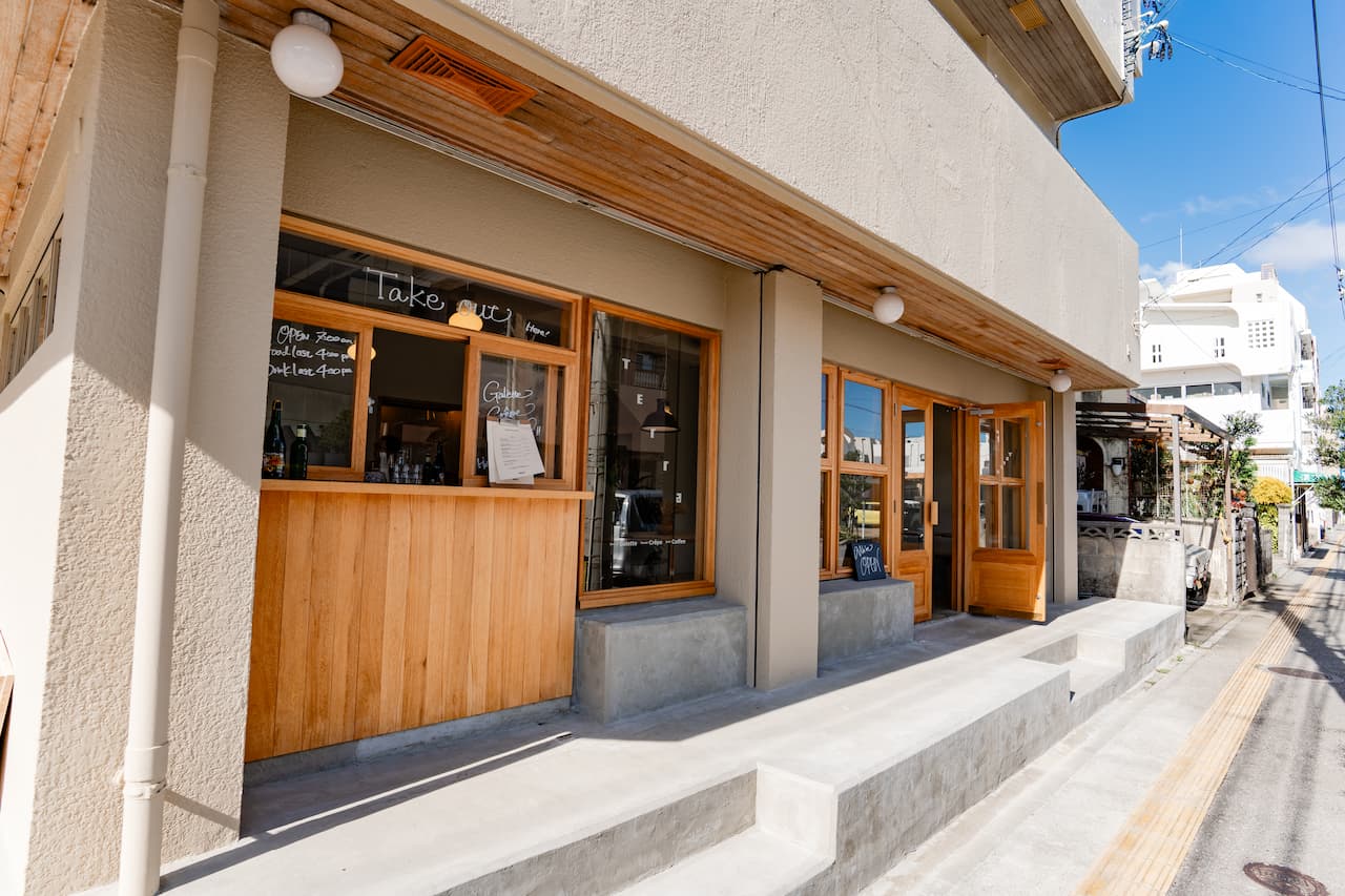 北谷・宮城海岸の外国風情に佇むグルテンフリーガレット「TERRA Galette,Crepe & Coffee（テラ ガレット クレープ＆コーヒー）」（北谷町）