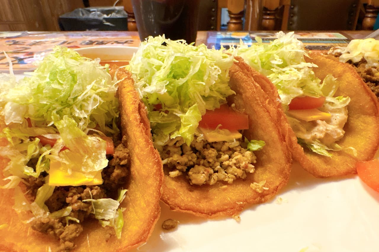 王道まさにここにあり！元祖沖縄タコス「チャーリー多幸寿（タコス）」（沖縄市）