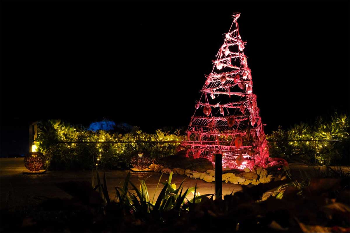 幻想的な夜の海辺へ。星野リゾート「バンタカフェ」で開催される「イルミーバンタ 海辺の夜あかり」で沖縄の特別な冬体験