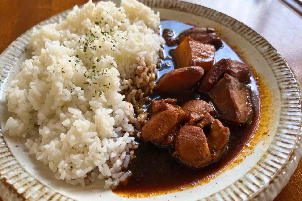ホリエモン監修の絶品カレー店！「カレーだしっ！feat.つきしろそば」で味わう新感覚の“進化系カレー”（浦添市）