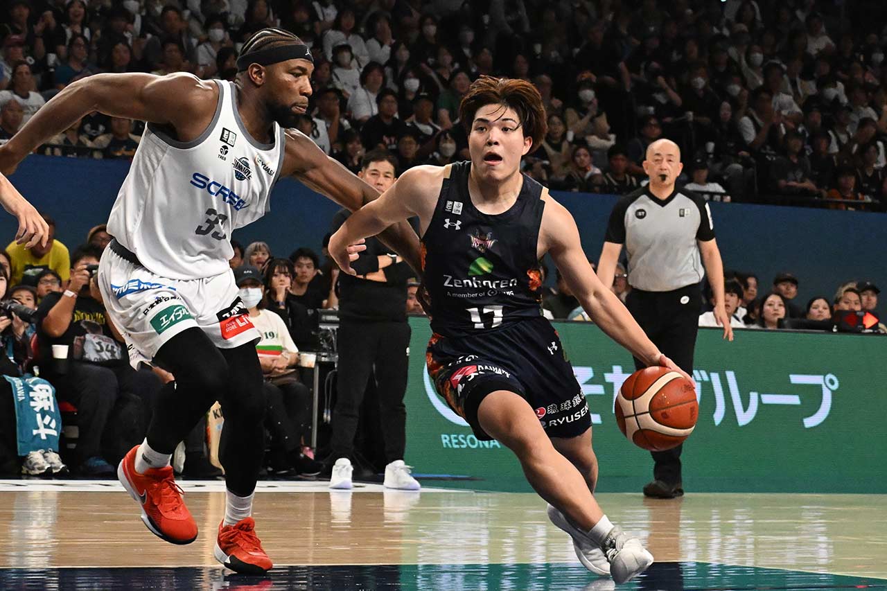 「満足いくゲームは1試合もない」「必ず殻を破れる」キングス躍進の鍵を握る崎濱秀斗…“苦悩と成長”を糧に覚醒できるか