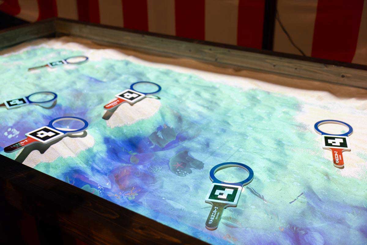 沖縄でデジタル金魚すくい！？リアルの砂場を掘ってお魚ゲット！「ザ☆ちゅら海すくい」新登場のリトルユニバースOKINAWAでお祭りを楽しもう