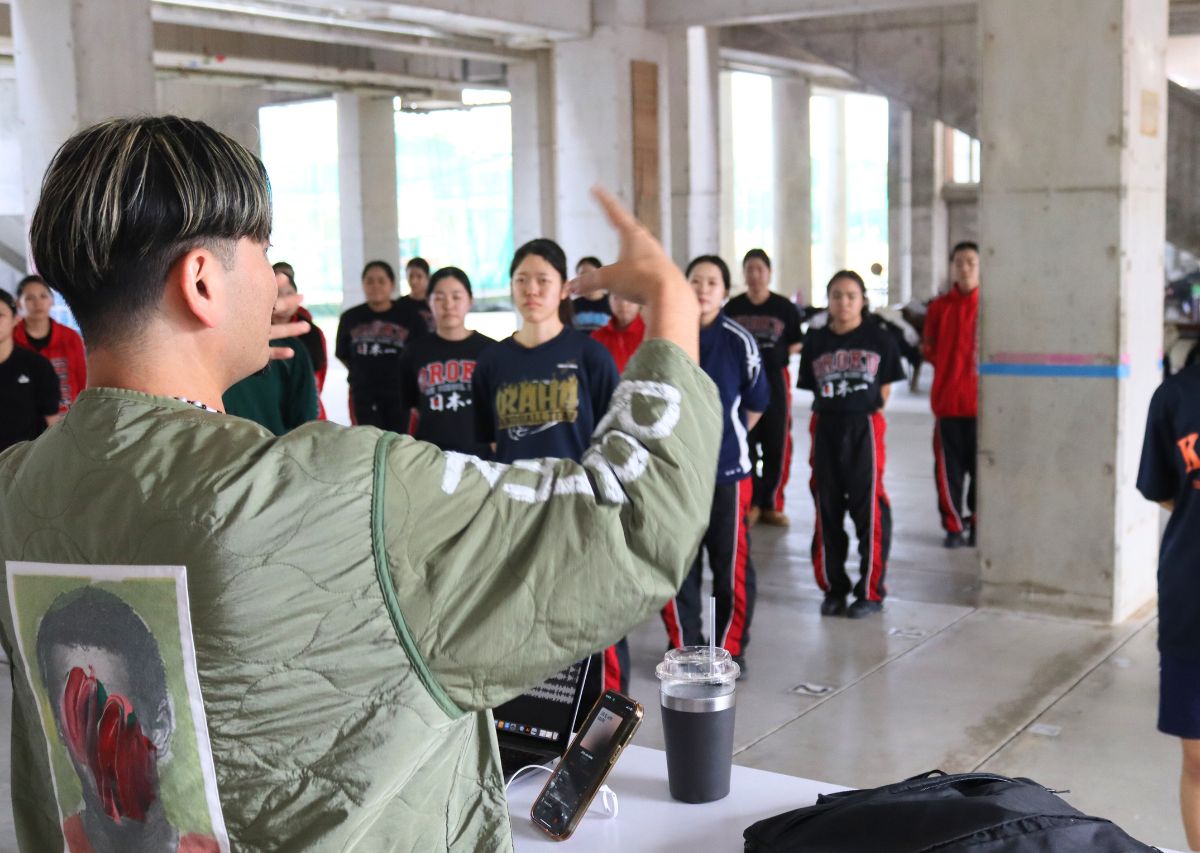 生徒からの「”日本一になりたい！”という言葉で全てが変わった」コーチMARKが語る沖縄県立小禄高校のダンス部優勝までの軌跡