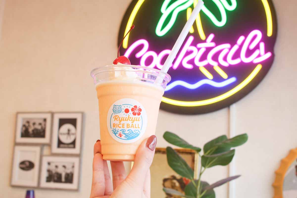 あぐー豚を肉巻きおにぎりとサンドイッチで！「琉球ライスボール」で叶える至福の国際通り食べ歩き（那覇市）