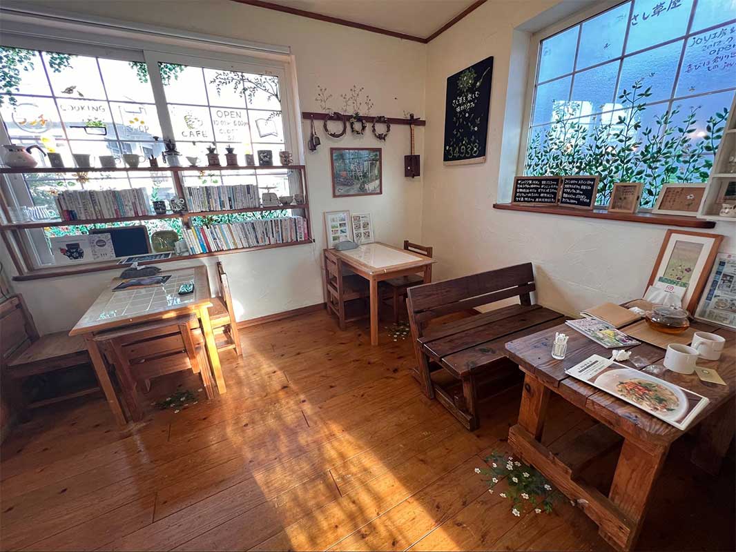 南城市で見つけた、体が喜ぶごはん。沖縄の野草「さし草」を味わう「さし草joy工房&茶屋」（南城市）