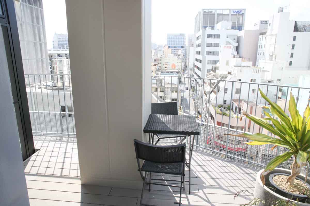 複雑な層構造が魅力のフルーツパフェは一食の価値あり！贅沢なおいしさを堪能できる「VENTOTTO FRUTTA（ヴェントットフルッタ）」（那覇市）