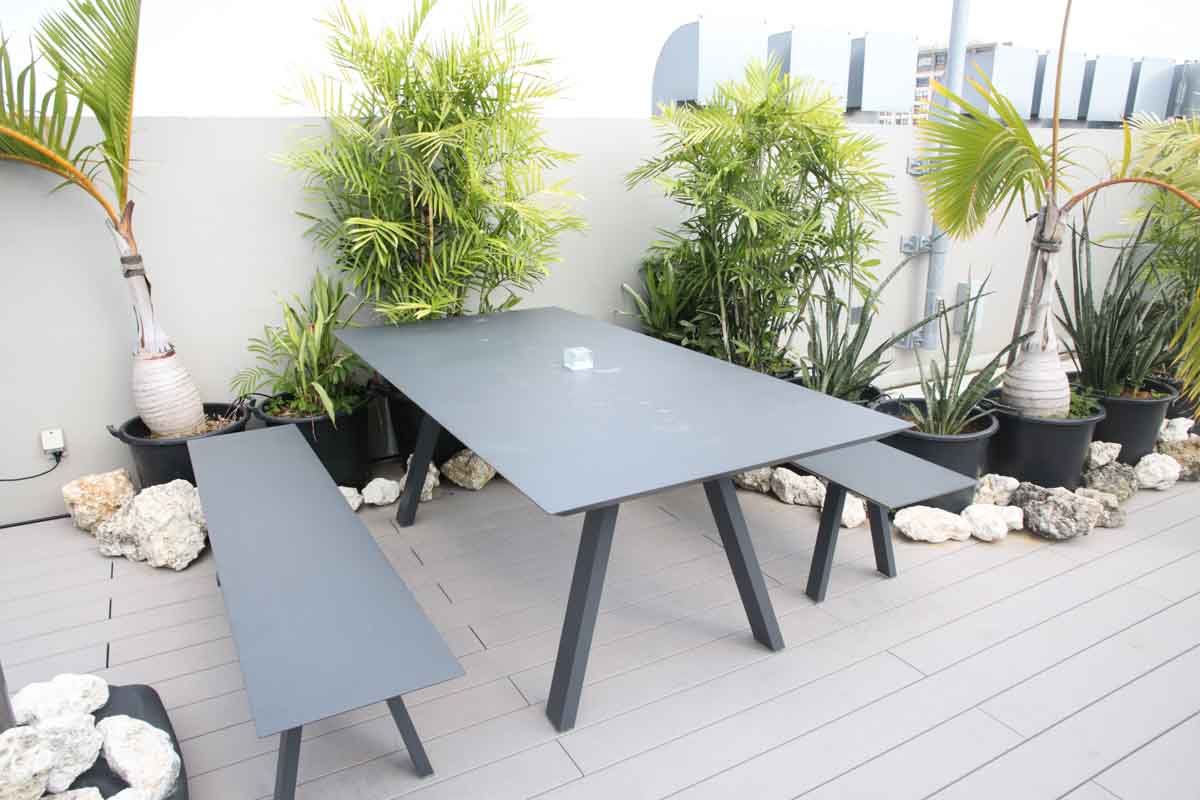 複雑な層構造が魅力のフルーツパフェは一食の価値あり！贅沢なおいしさを堪能できる「VENTOTTO FRUTTA（ヴェントットフルッタ）」（那覇市）