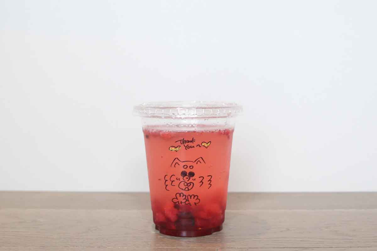 複雑な層構造が魅力のフルーツパフェは一食の価値あり！贅沢なおいしさを堪能できる「VENTOTTO FRUTTA（ヴェントットフルッタ）」（那覇市）