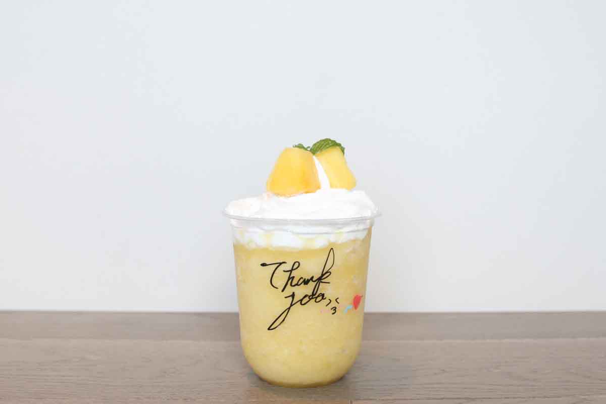 複雑な層構造が魅力のフルーツパフェは一食の価値あり！贅沢なおいしさを堪能できる「VENTOTTO FRUTTA（ヴェントットフルッタ）」（那覇市）