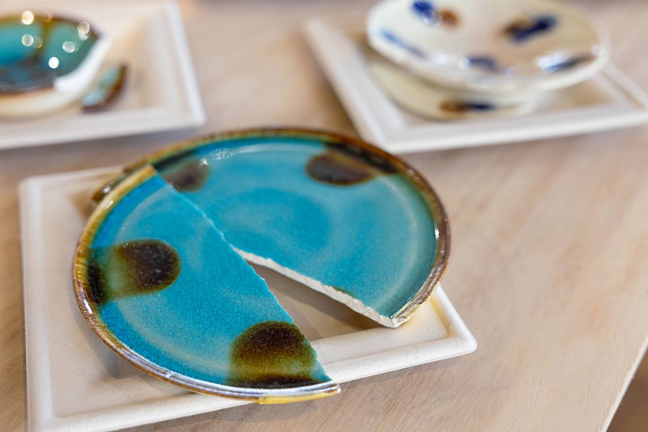 沖縄で見つけた新しい自分 ─ 岐阜から”沖縄移住”をした「Laboratorio 43 pottery」川口さくらさんの”金継ぎ”ストーリー