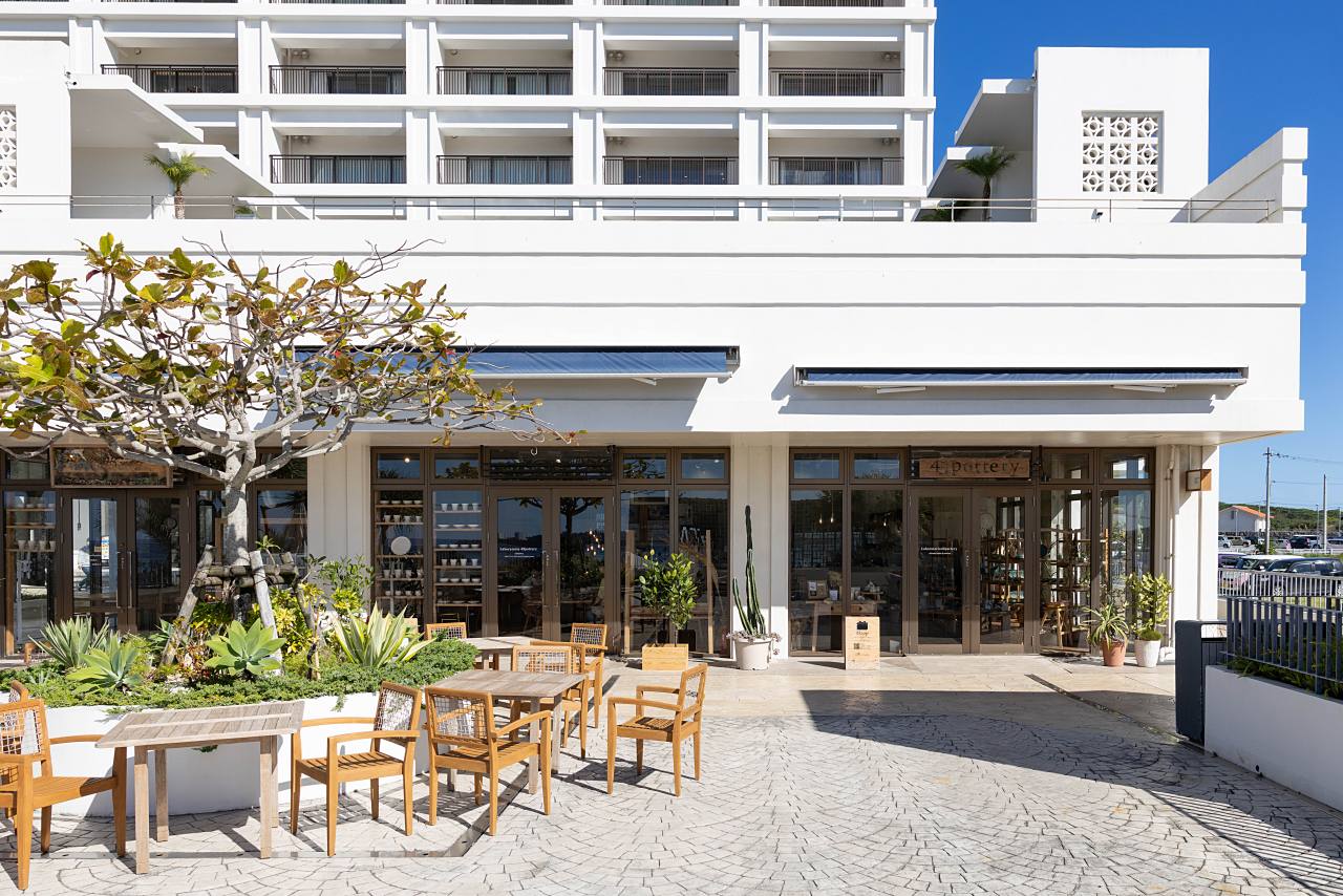 沖縄で見つけた新しい自分 ─ 岐阜から”沖縄移住”をした「Laboratorio 43 pottery」川口さくらさんの”金継ぎ”ストーリー