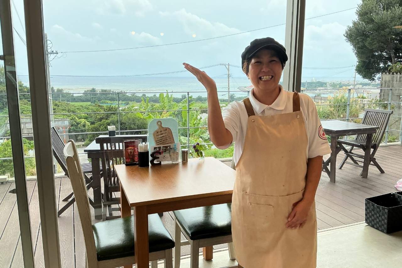 沖縄県民が愛する伝統菓子ポーポー！出来立てのおいしさと店主の温かい笑顔に包まれる「小さなキッチンRepos（ルポ）」（南城市）