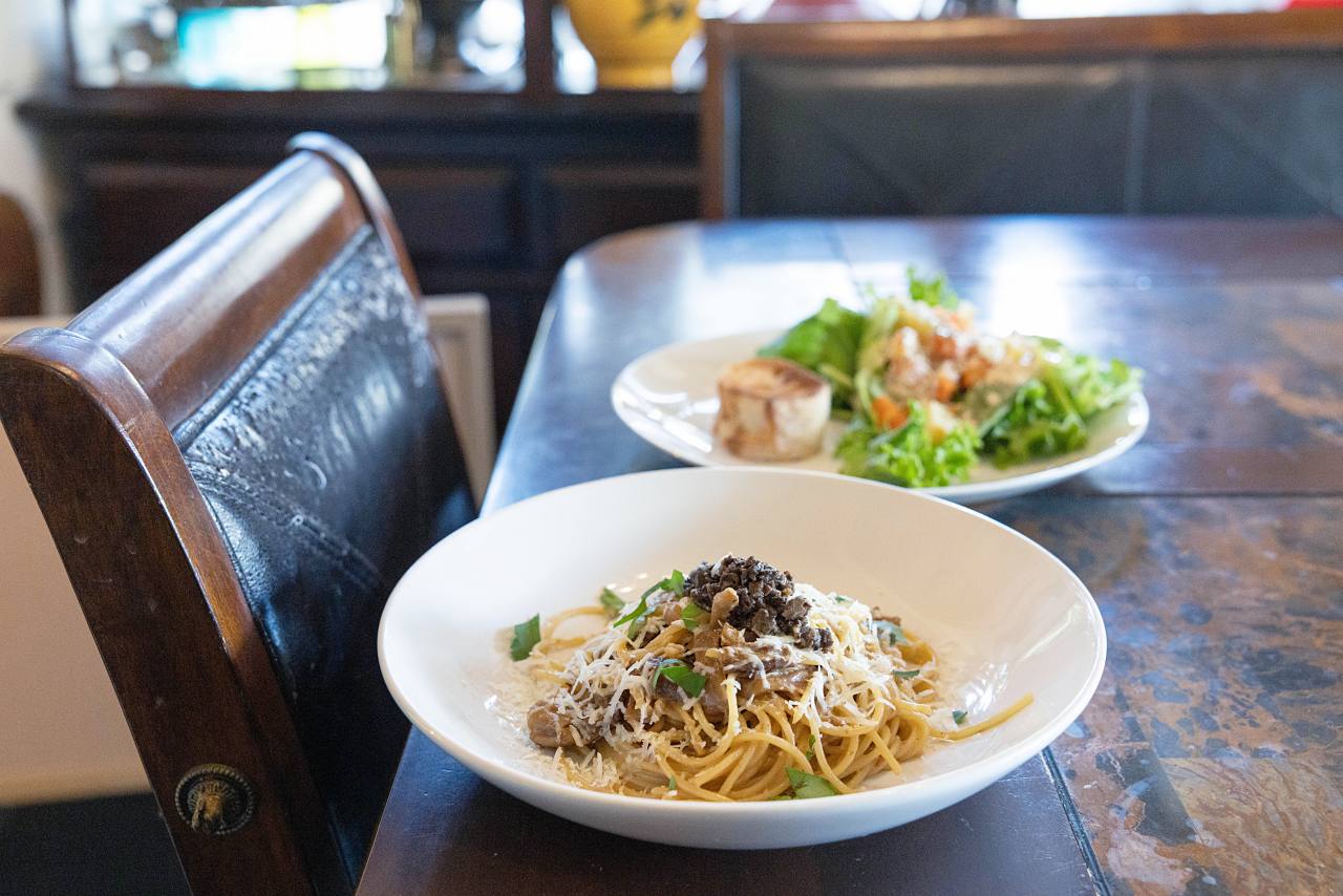 “神々が住む島”沖縄の浜比嘉島で”食”と”空間”を丸ごと味わう！「Bistro CRinn（ビストロ シーアールイン）」（うるま市）