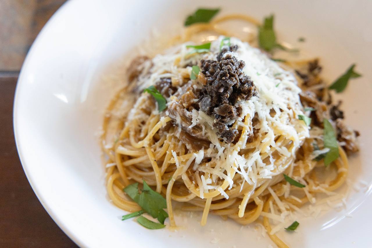 “神々が住む島”沖縄の浜比嘉島で
