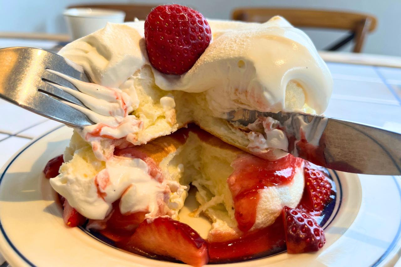 ふわふわパンケーキで朝から幸せ気分！米粉×グルテンフリーが魅力の「COCOROAR CAFE（ココロアカフェ）」（浦添市）