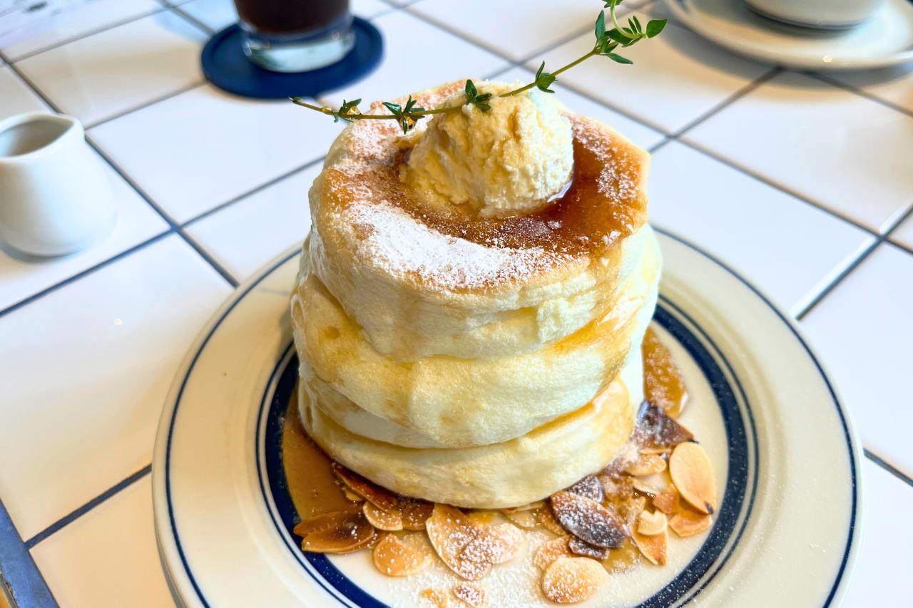 ふわふわパンケーキで朝から幸せ気分！米粉×グルテンフリーが魅力の「COCOROAR CAFE（ココロアカフェ）」（浦添市）