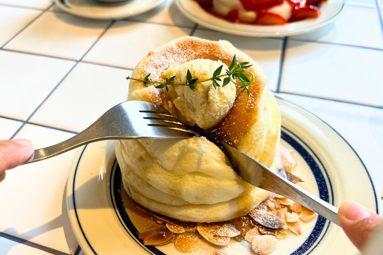 ふわふわパンケーキで朝から幸せ気分！米粉×グルテンフリーが魅力の「COCOROAR CAFE（ココロアカフェ）」（浦添市）