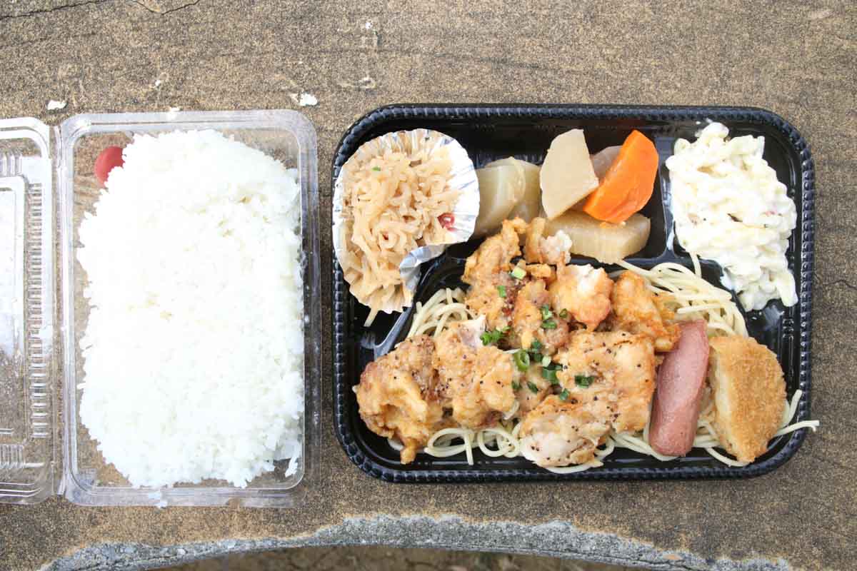 「今日はがっつり食べたい」を120%叶える！量も味も規格外な「キロ弁 那覇店」で体験するおよそ1キログラムの圧倒的満足感（那覇市）