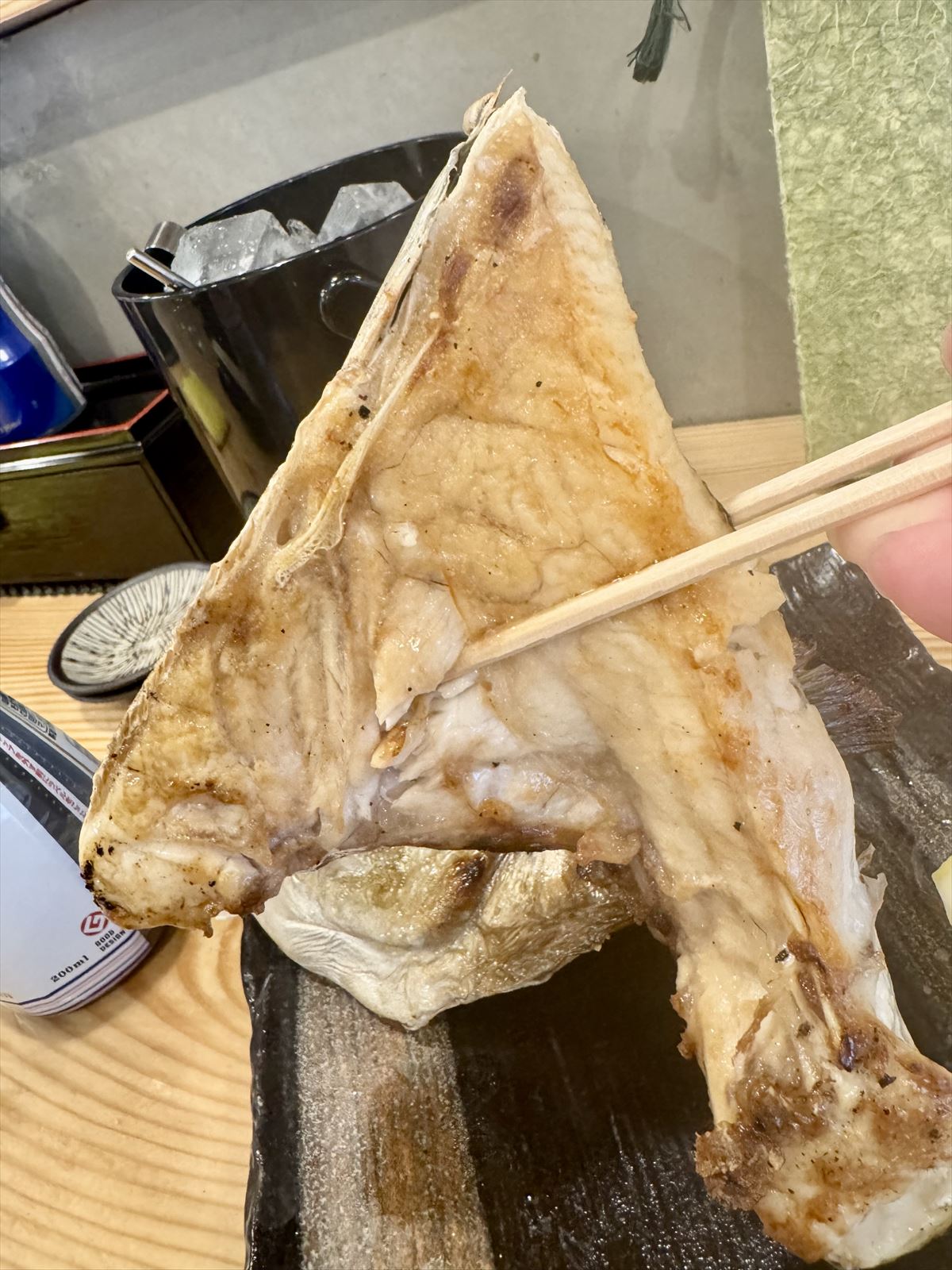 寿司をつまみに飲むならここ！ホッピーと寿司で一人乾 杯！ 那覇市東町 「足立屋 東町店」