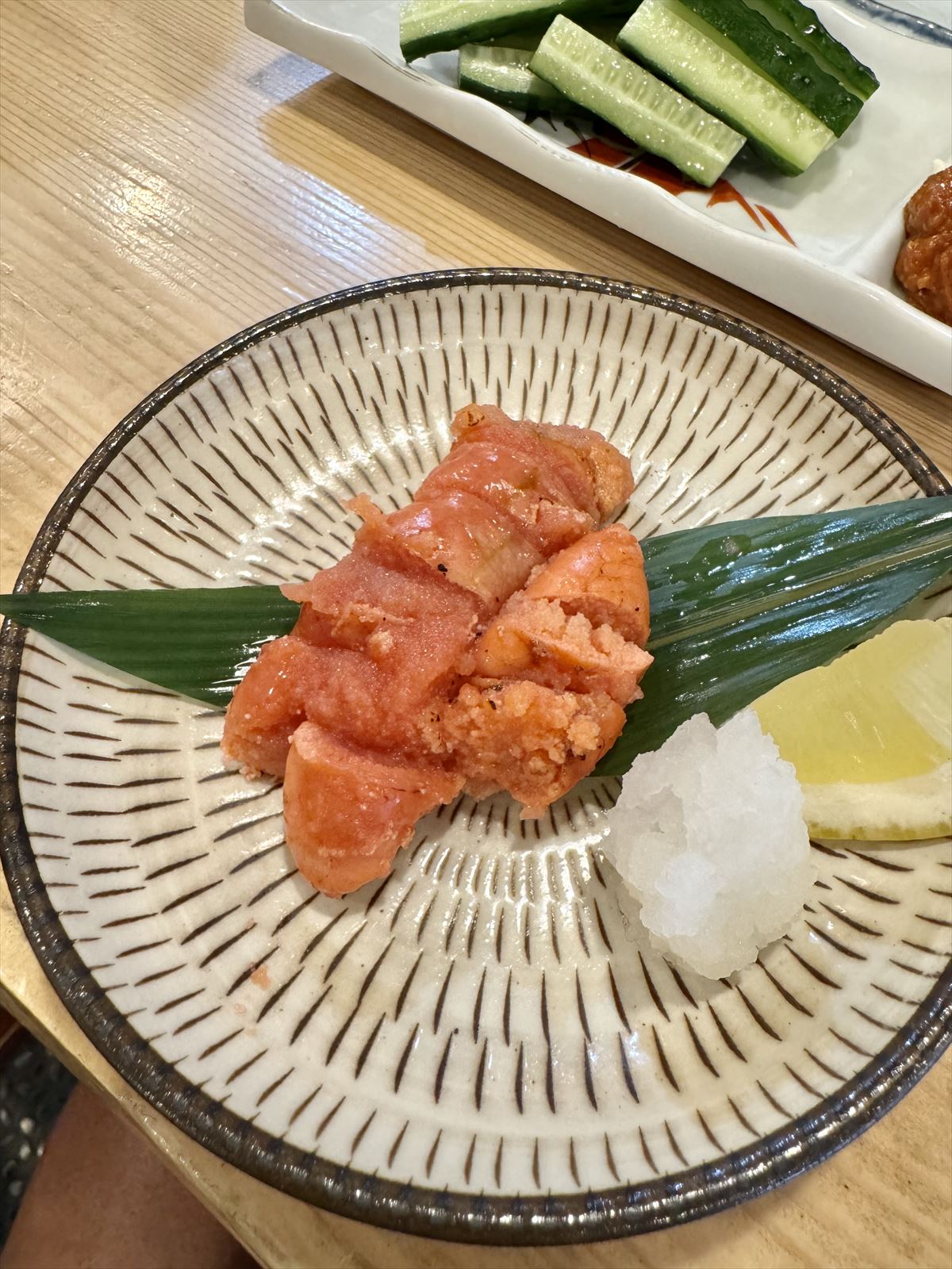 寿司をつまみに飲むならここ！ホッピーと寿司で一人乾 杯！ 那覇市東町 「足立屋 東町店」