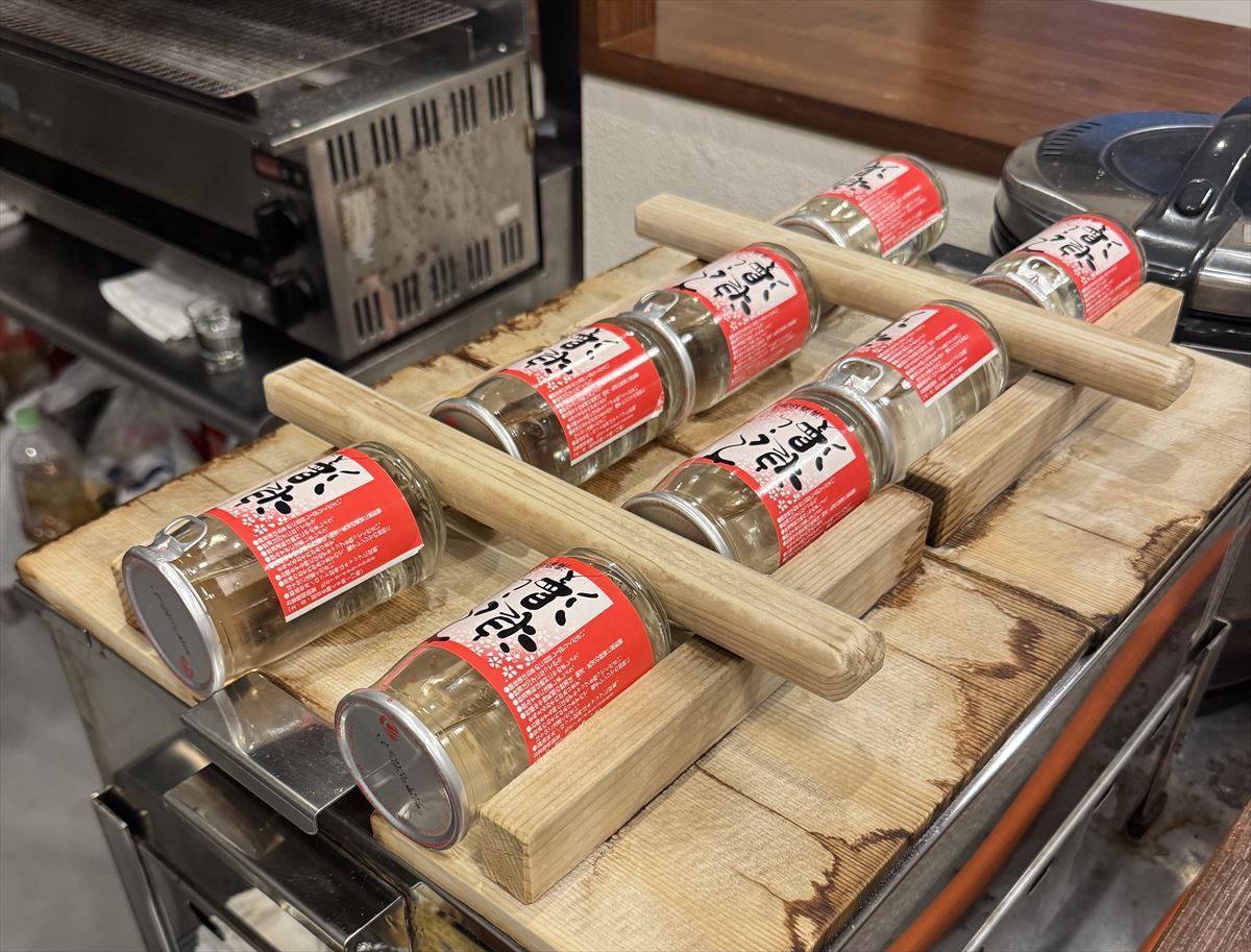 沖縄であのお酒が楽しめる！？生まれ変わったあのやきとん屋で、気軽に立ち飲み！ 那覇市大道 「立ち飲み 処 串豚＋（プラス）」～キャンヒロユキの「とー、飲み歩きやってみよう」〜