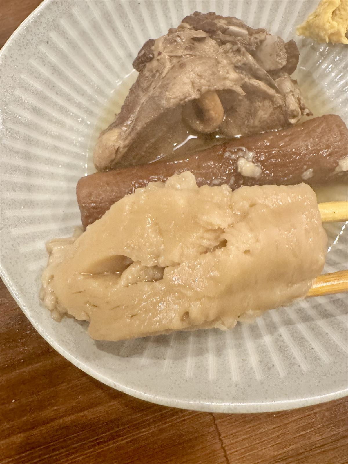 沖縄であのお酒が楽しめる！？生まれ変わったあのやきとん屋で、気軽に立ち飲み！ 那覇市大道 「立ち飲み 処 串豚＋（プラス）」～キャンヒロユキの「とー、飲み歩きやってみよう」〜