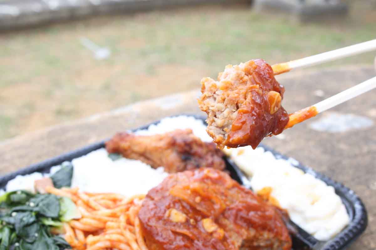 安くてうまくてボリューミー！一度食べたら虜になる！「むんじゅる弁当」のうちなーの味が織りなす至福のランチタイム（那覇市）