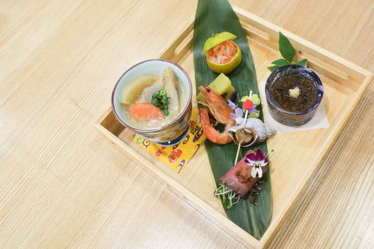 特別な日におすすめ！前菜から締めまで贅沢すぎる「琉球肉丸」のあぐー豚しゃぶしゃぶコース！バラとロースの食べ比べを楽しもう（那覇市）