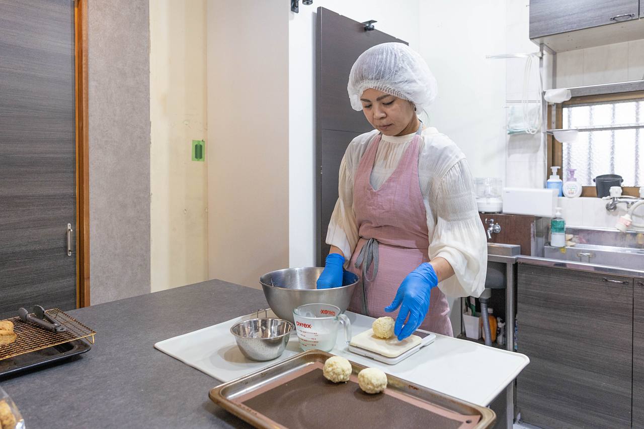 自由な発想で約50種類のスコーン！何でもない日に寄り添う「sconto megumi」（八重瀬町）