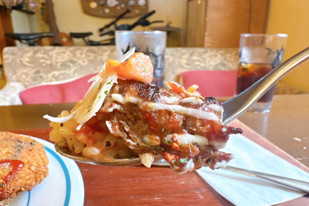 朝8時OPEN！「ROTTON（ロットン） COFFEE and CREATIVE」のパンクなお店で植物性ごはんを楽しもう！（北谷町）