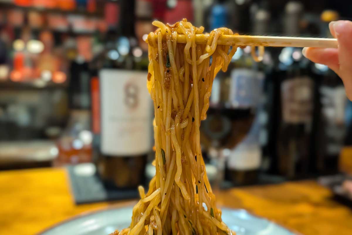 「これが熊の肉……美味い！」熊・鹿・猪肉が味わえる驚きの食体験！ジビエ料理専門店「THE LAB」（沖縄市）