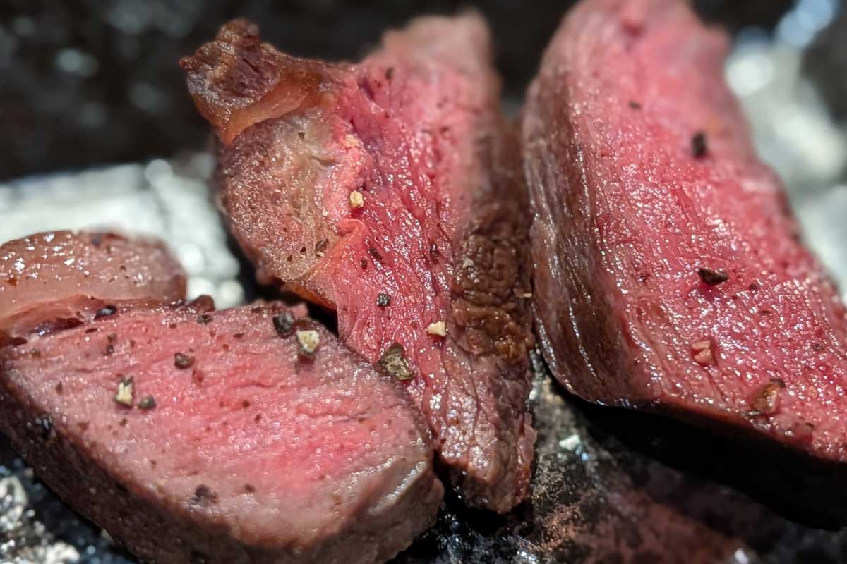 「これが熊の肉……美味い！」熊・鹿・猪肉が味わえる驚きの食体験！ジビエ料理専門店「THE LAB」（沖縄市）