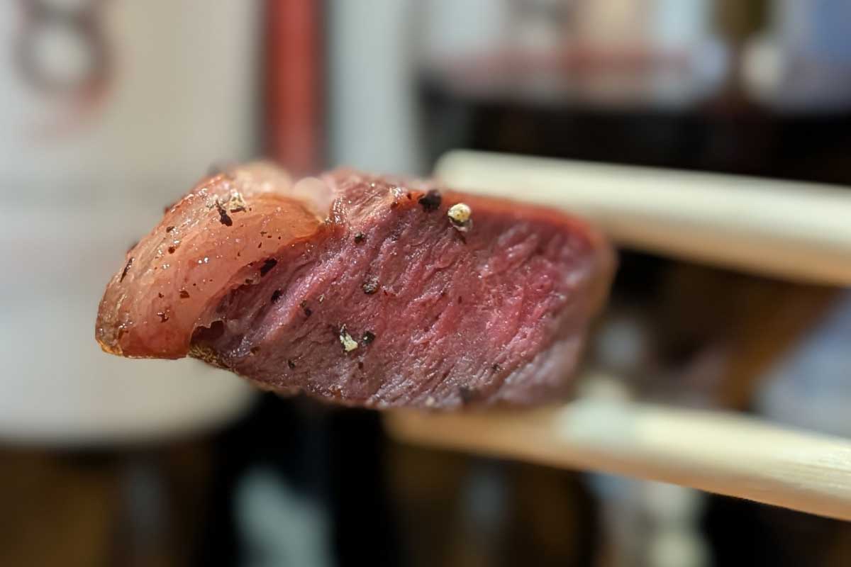 「これが熊の肉……美味い！」熊・鹿・猪肉が味わえる驚きの食体験！ジビエ料理専門店「THE LAB」（沖縄市）