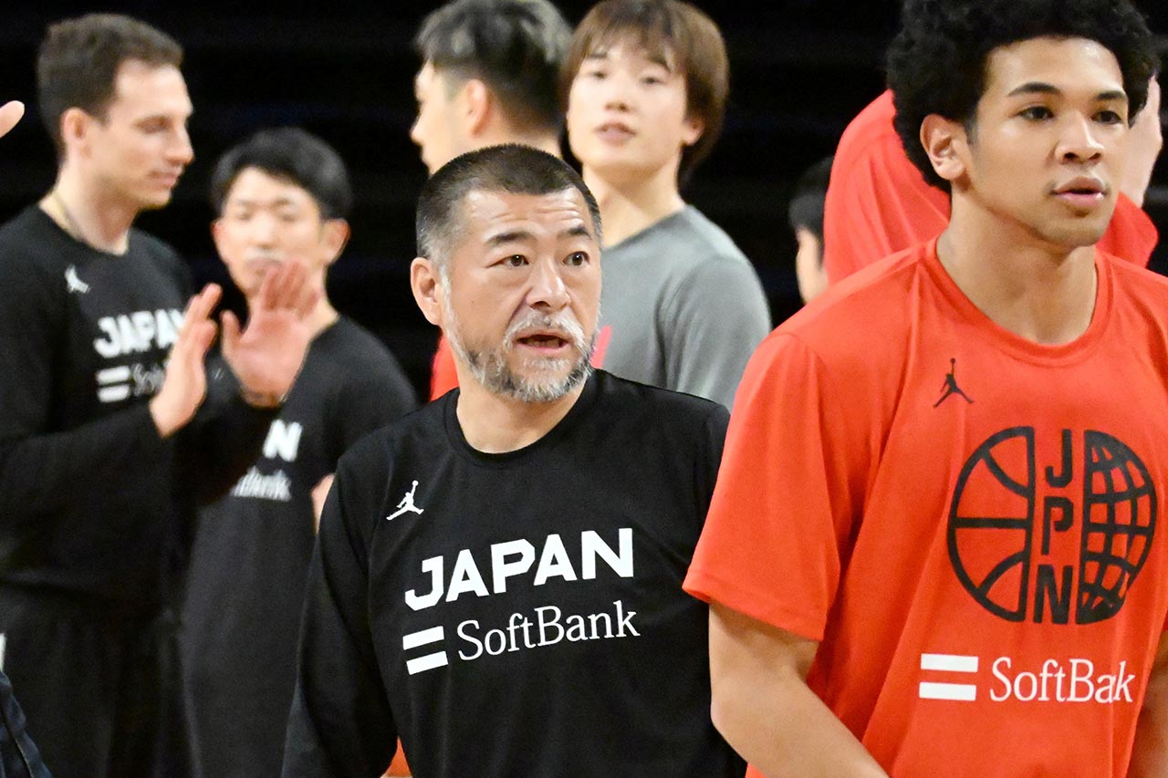 新生・バスケ日本代表“桶谷ジャパン”が「特別な場所」沖縄で船出…キングスや前体制との違いを考察する