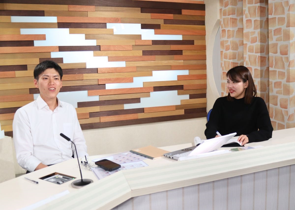 年間30本の実況！沖縄のスポーツを“声”で描く仕事～植草アナに実況席の舞台裏を聞いた～