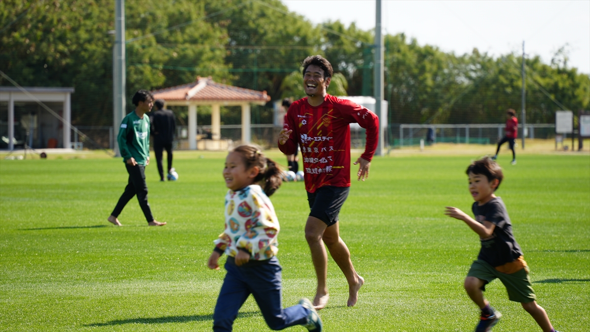 沖縄の地で広がる多彩な翼！ピッチの“すべて”が主戦場 DF船橋勇真【ベンガラの誇り集結！FC琉球 選手名鑑2026】