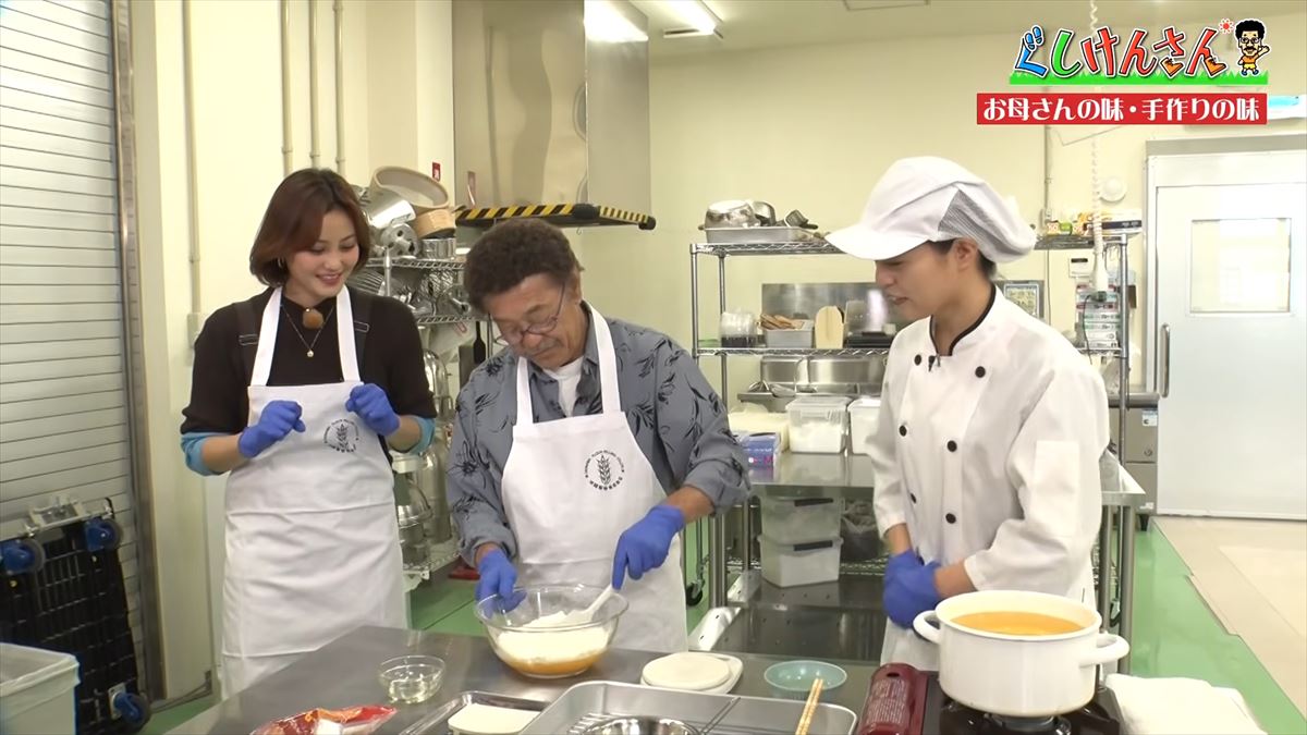 沖縄県民ならみんな知ってる「お母さんの味～手作りの味～」でおなじみの沖縄製粉へ具志堅用高が潜入！サーターアンダギー作りで意外な特技も披露！？【ぐしけんさん】