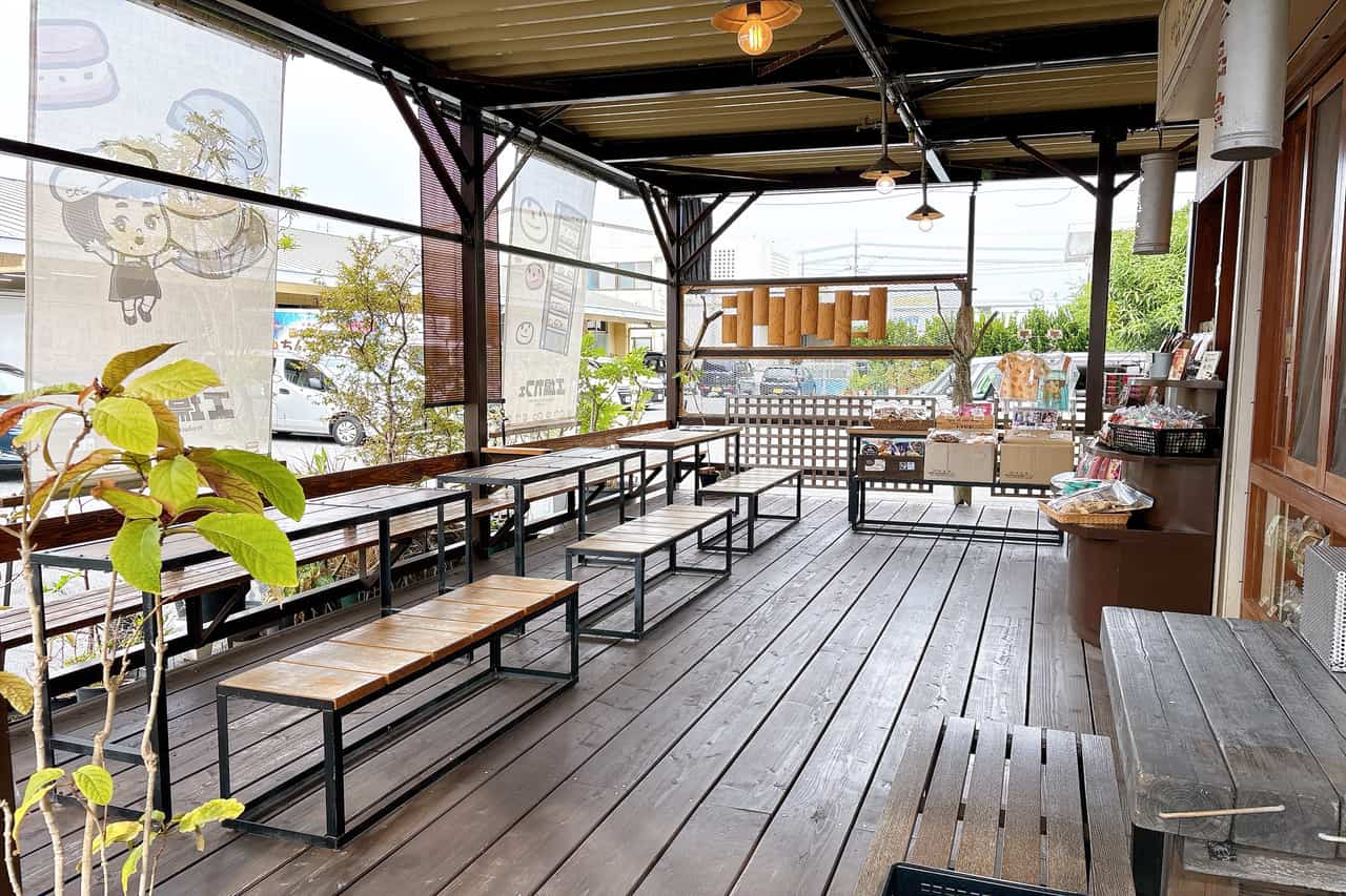 こんなところに！？工業地帯の一角にある工場直送のお菓子が楽しめる「いとまん工場カフェ珍品堂」（糸満市）